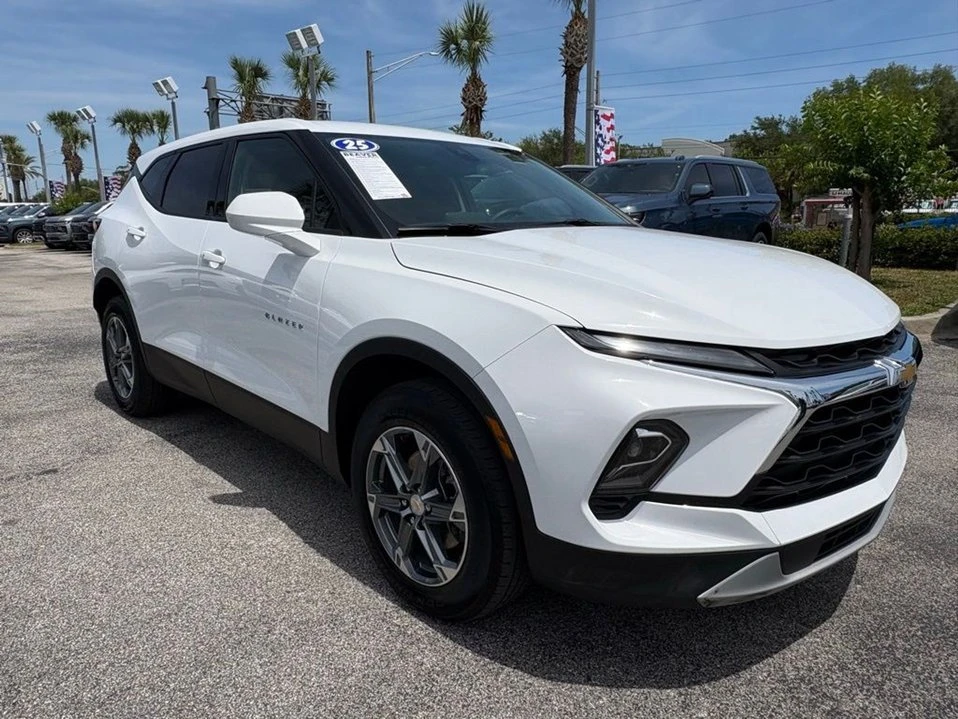 2025 Chevrolet Blazer - Image 7 of 20