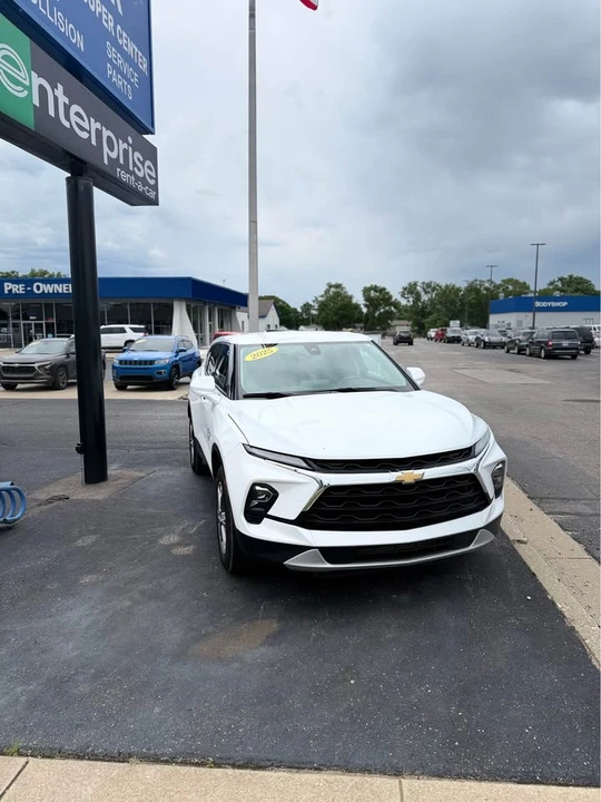 2025 Chevrolet Blazer - Image 2 of 7