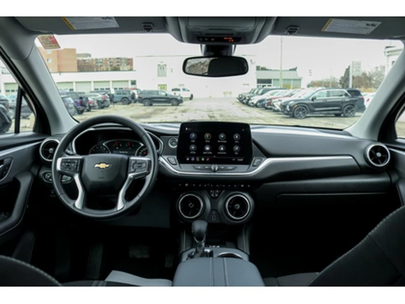 2025 Chevrolet Blazer - Image 18 of 19