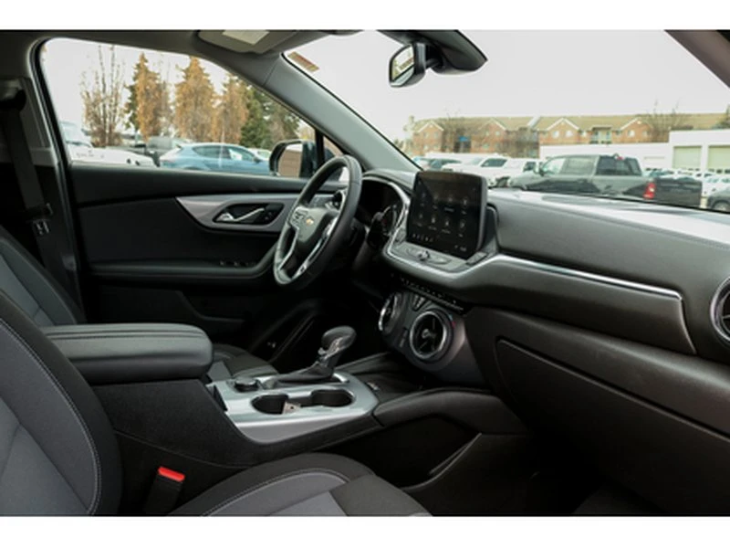 2025 Chevrolet Blazer - Image 19 of 19