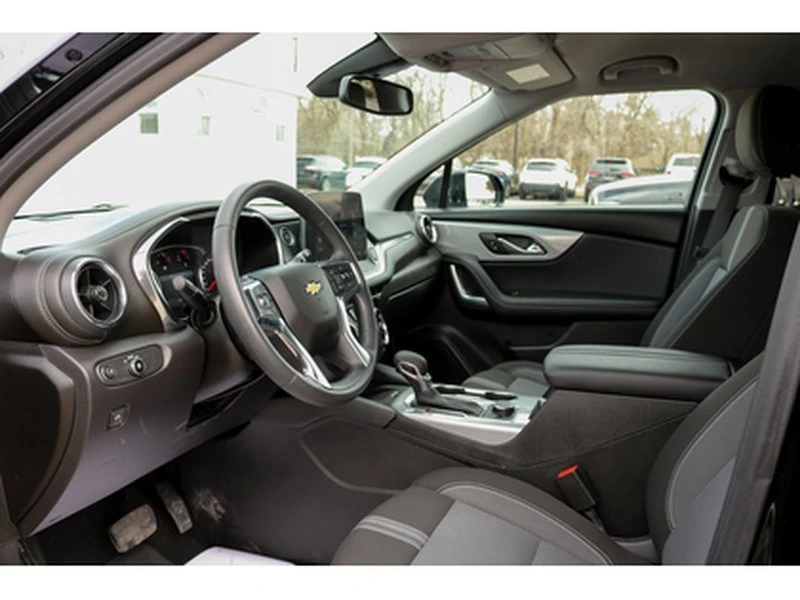 2025 Chevrolet Blazer - Image 13 of 19