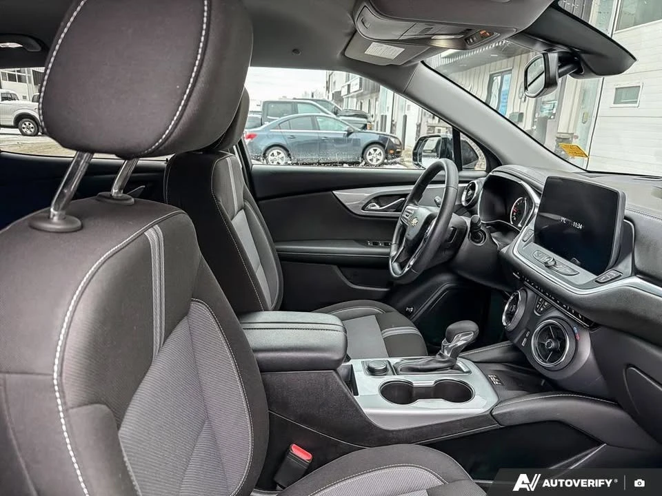 2025 Chevrolet Blazer - Image 10 of 12