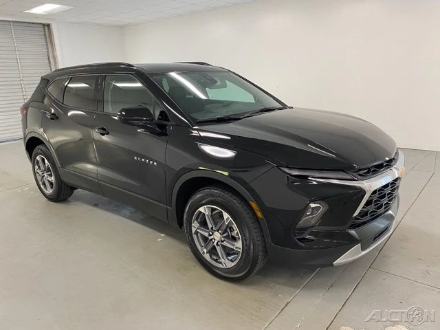 2025 Chevrolet Blazer - Image 3 of 12