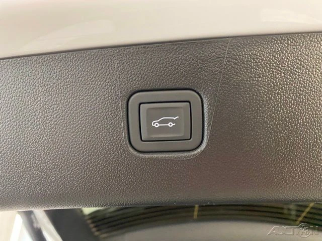 2025 Chevrolet Blazer - Image 9 of 12