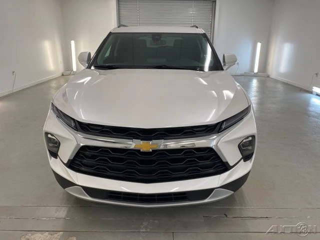 2025 Chevrolet Blazer - Image 2 of 12