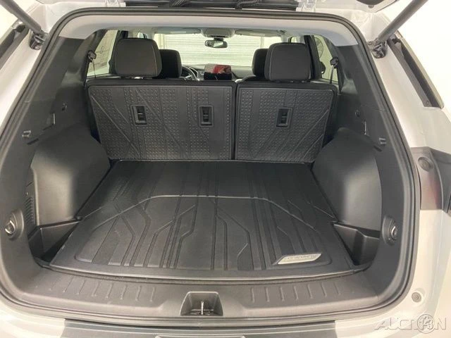 2025 Chevrolet Blazer - Image 8 of 12