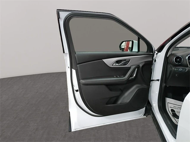 2025 Chevrolet Blazer - Image 11 of 12