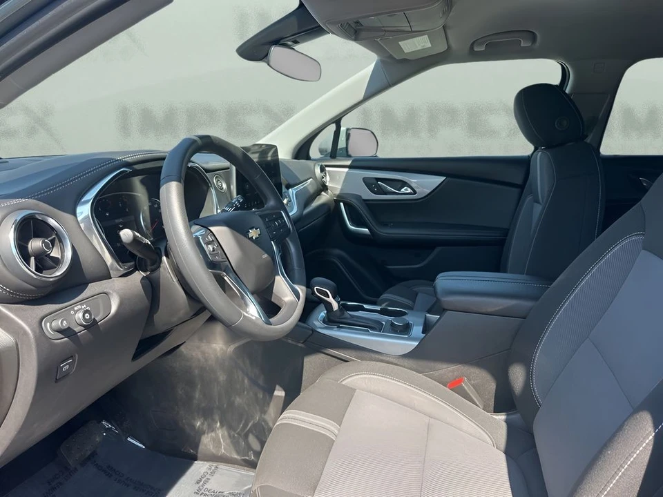 2025 Chevrolet Blazer - Image 9 of 21