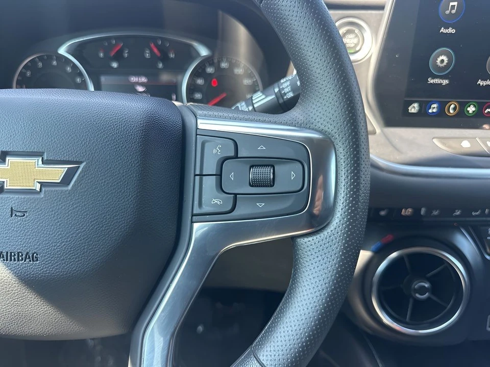 2025 Chevrolet Blazer - Image 15 of 21