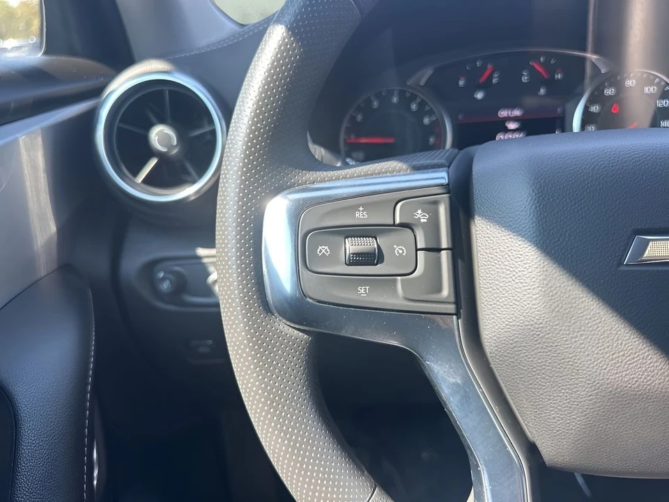 2025 Chevrolet Blazer - Image 14 of 21
