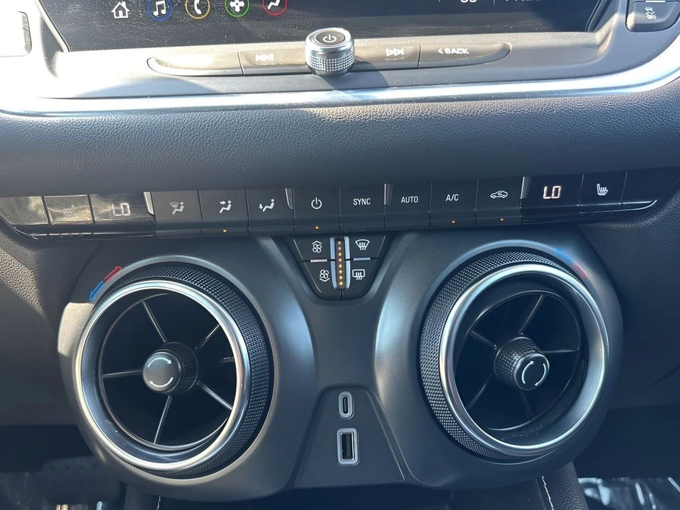 2025 Chevrolet Blazer - Image 18 of 21