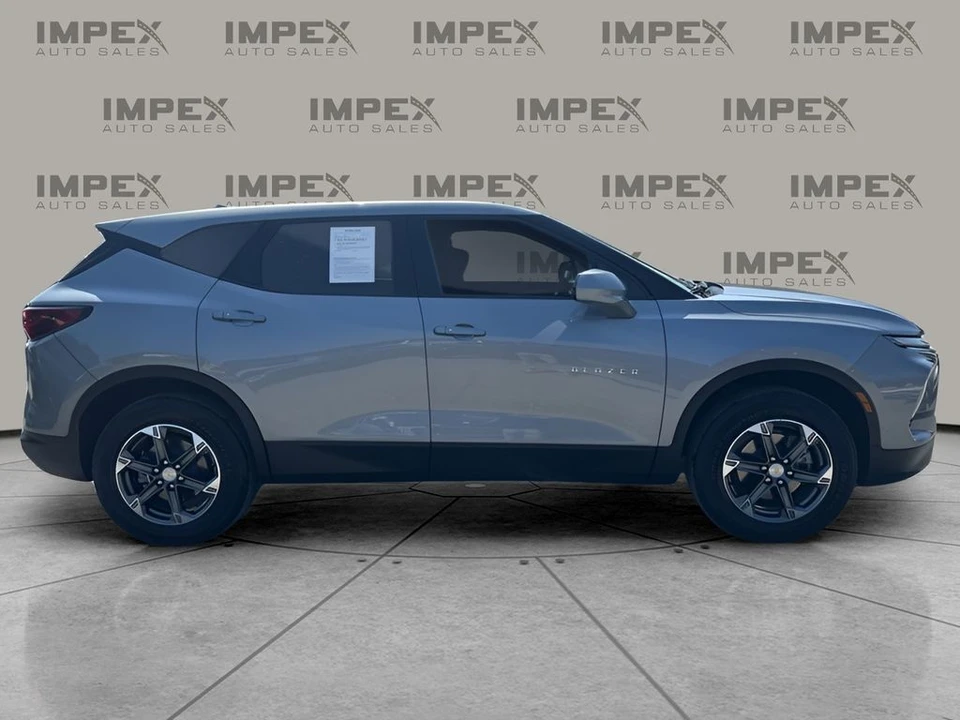 2025 Chevrolet Blazer - Image 6 of 12
