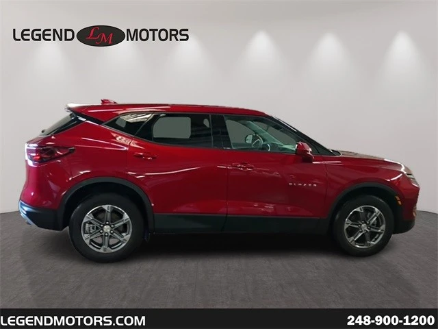 2025 Chevrolet Blazer - Image 9 of 12