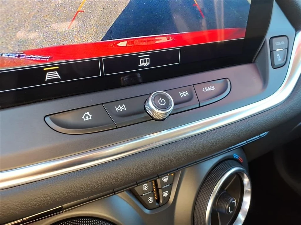 2025 Chevrolet Blazer - Image 11 of 12