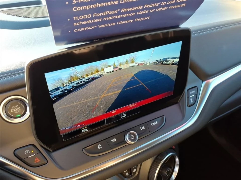 2025 Chevrolet Blazer - Image 10 of 12