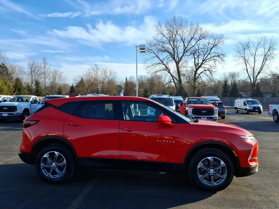 2025 Chevrolet Blazer - Image 8 of 12
