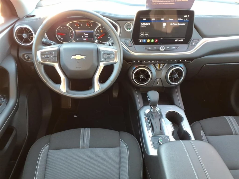 2025 Chevrolet Blazer - Image 9 of 12