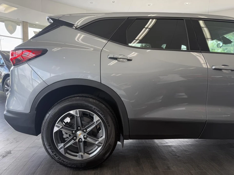 2025 Chevrolet Blazer - Image 11 of 21