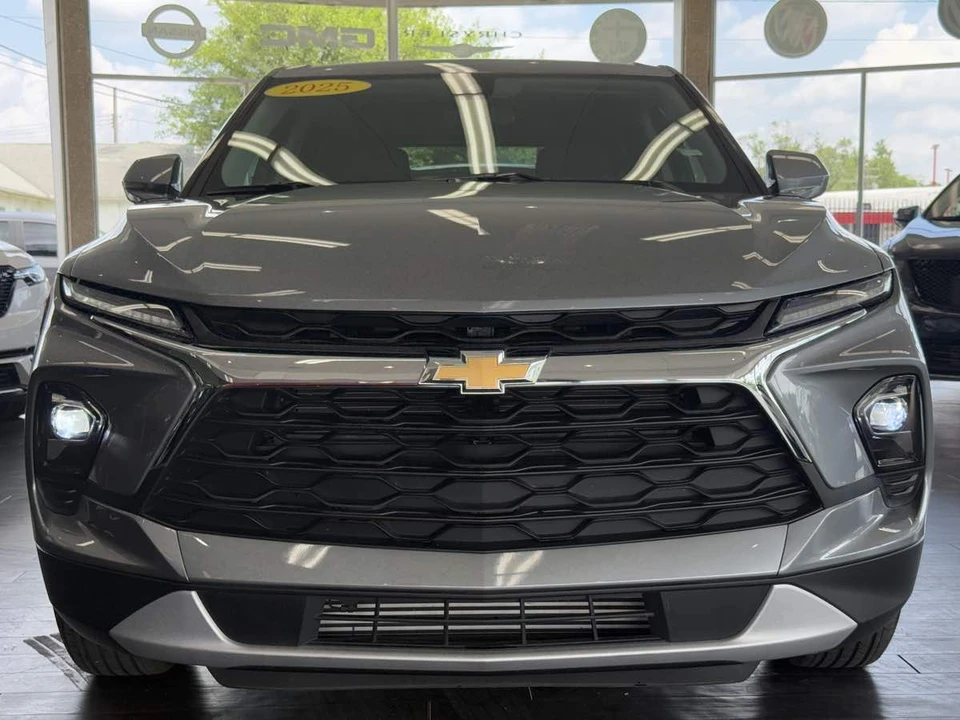 2025 Chevrolet Blazer - Image 8 of 21