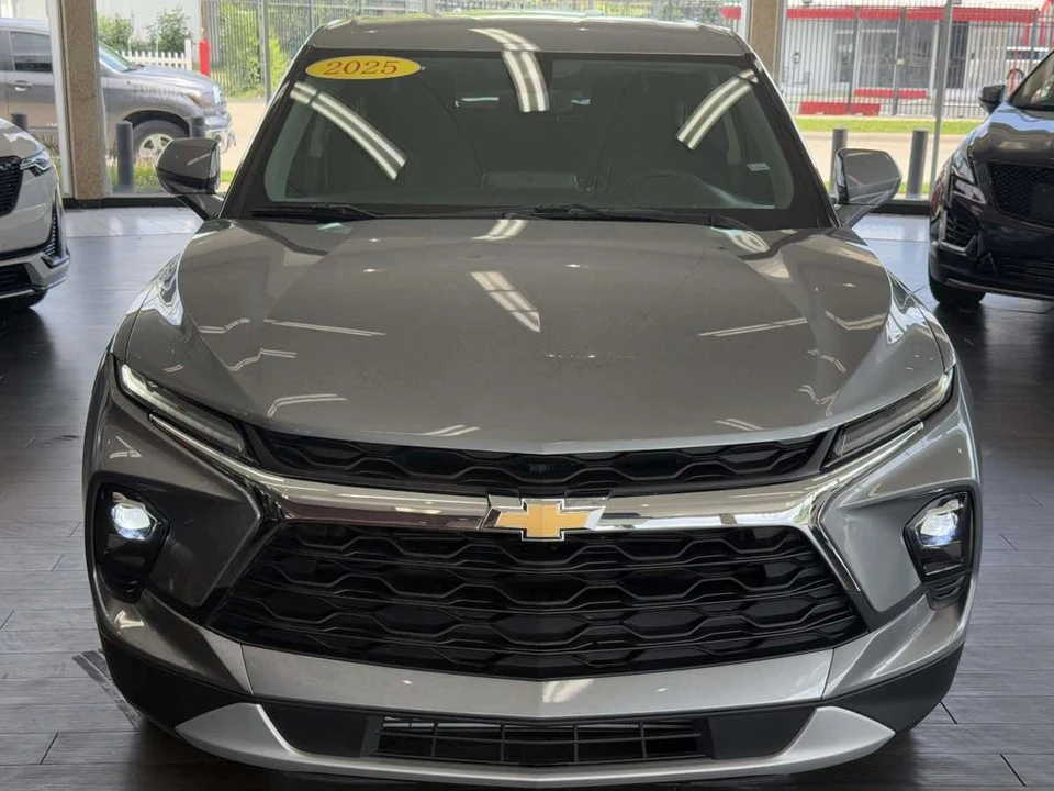 2025 Chevrolet Blazer - Image 6 of 21