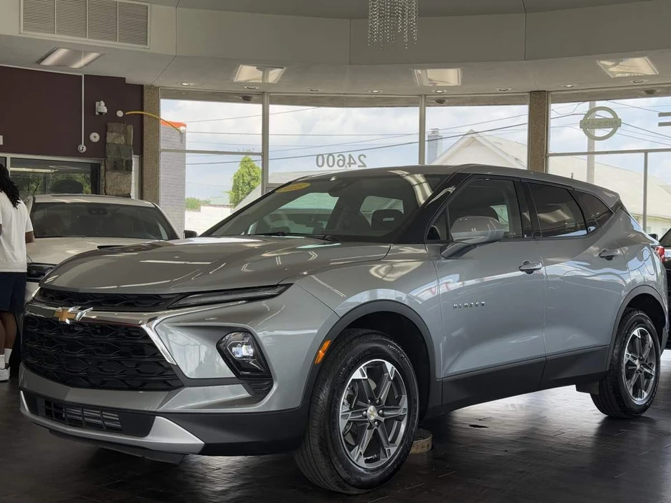 2025 Chevrolet Blazer - Image 4 of 21