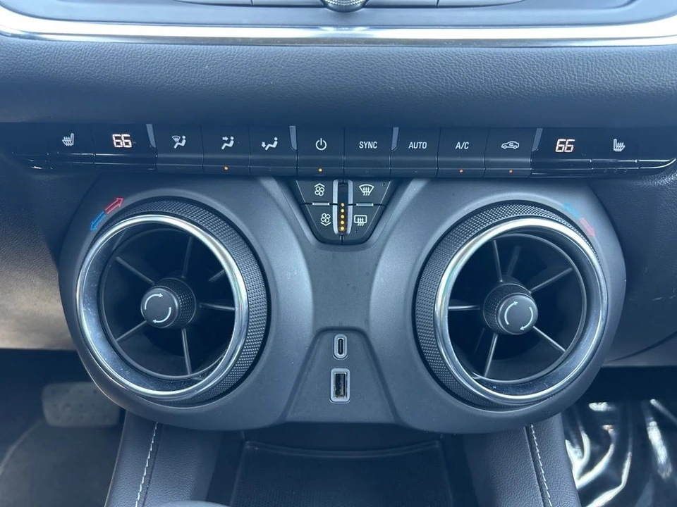 2025 Chevrolet Blazer - Image 18 of 21