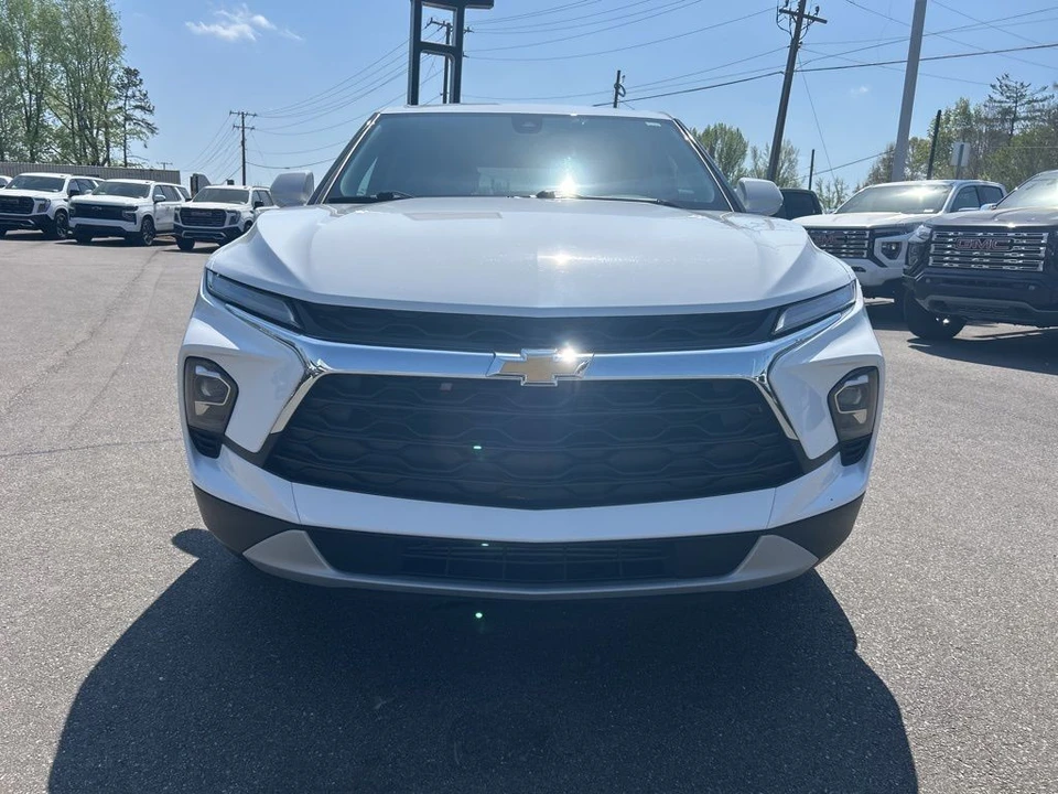 2025 Chevrolet Blazer - Image 8 of 21