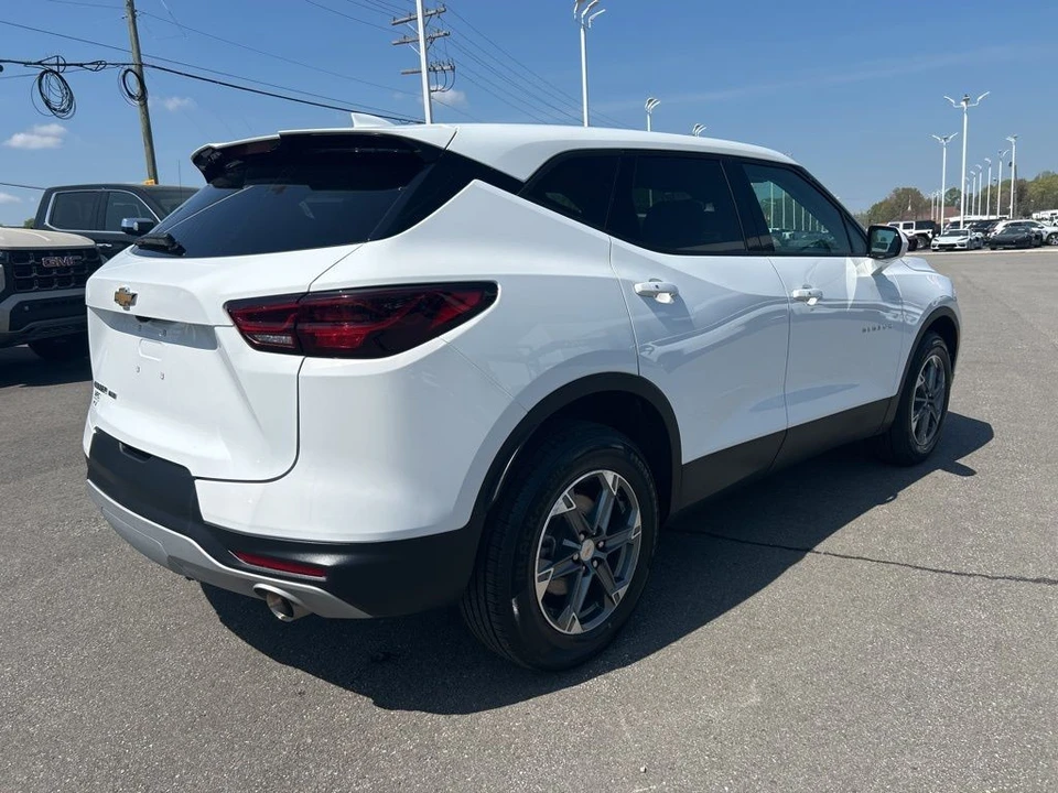 2025 Chevrolet Blazer - Image 5 of 21