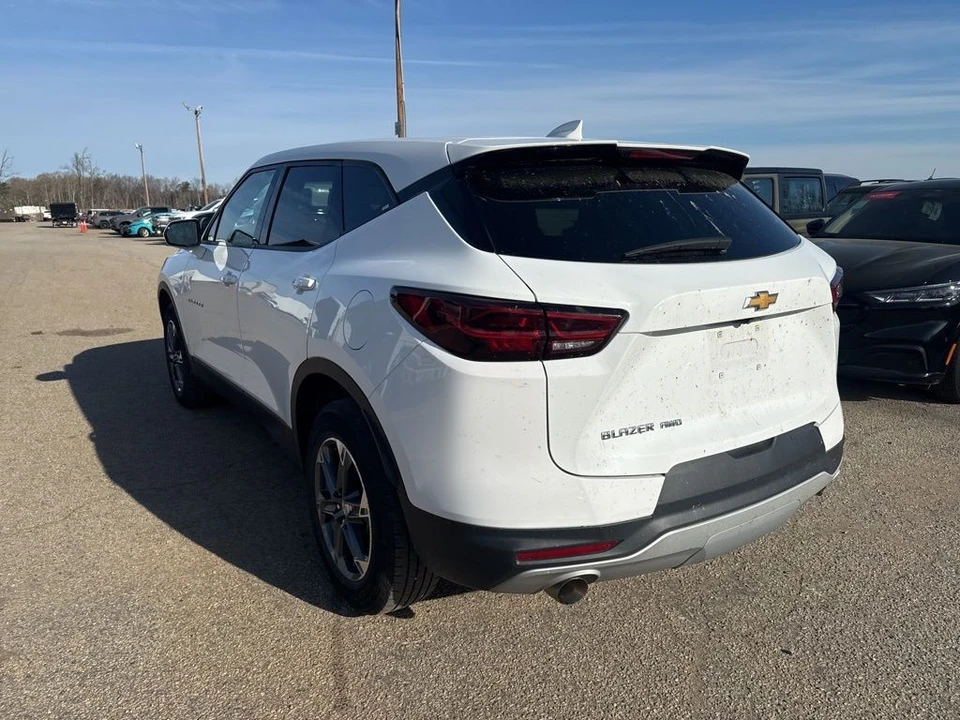 2025 Chevrolet Blazer - Image 2 of 7