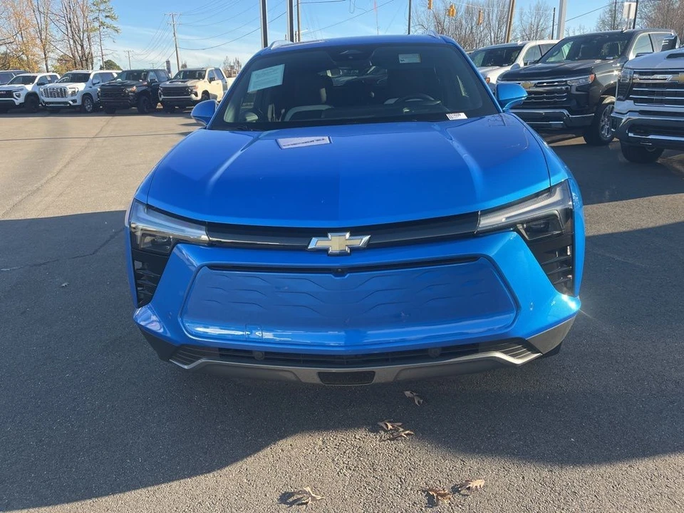 2025 Chevrolet Blazer - Image 8 of 21