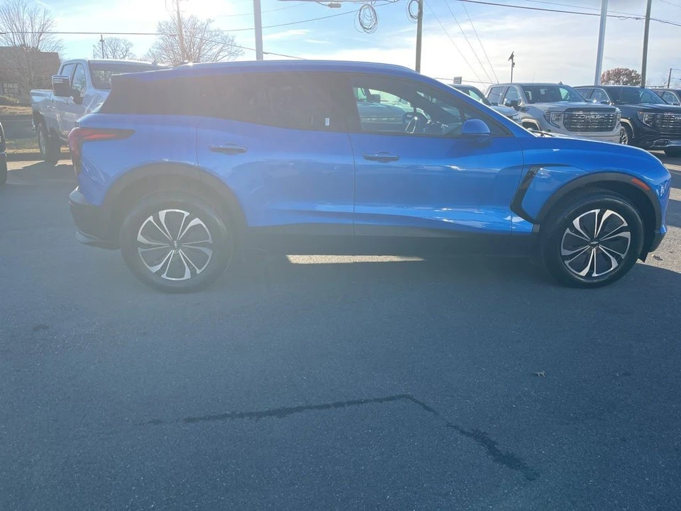 2025 Chevrolet Blazer - Image 6 of 21