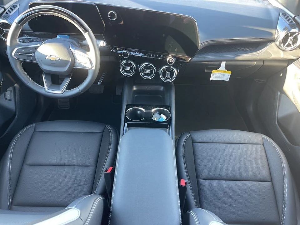 2025 Chevrolet Blazer - Image 13 of 21
