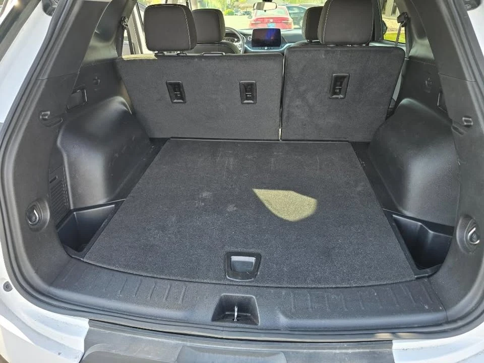 2025 Chevrolet Blazer - Image 13 of 14