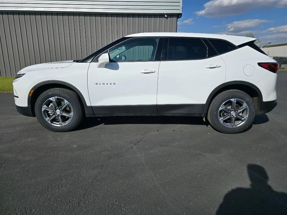 2025 Chevrolet Blazer - Image 5 of 14