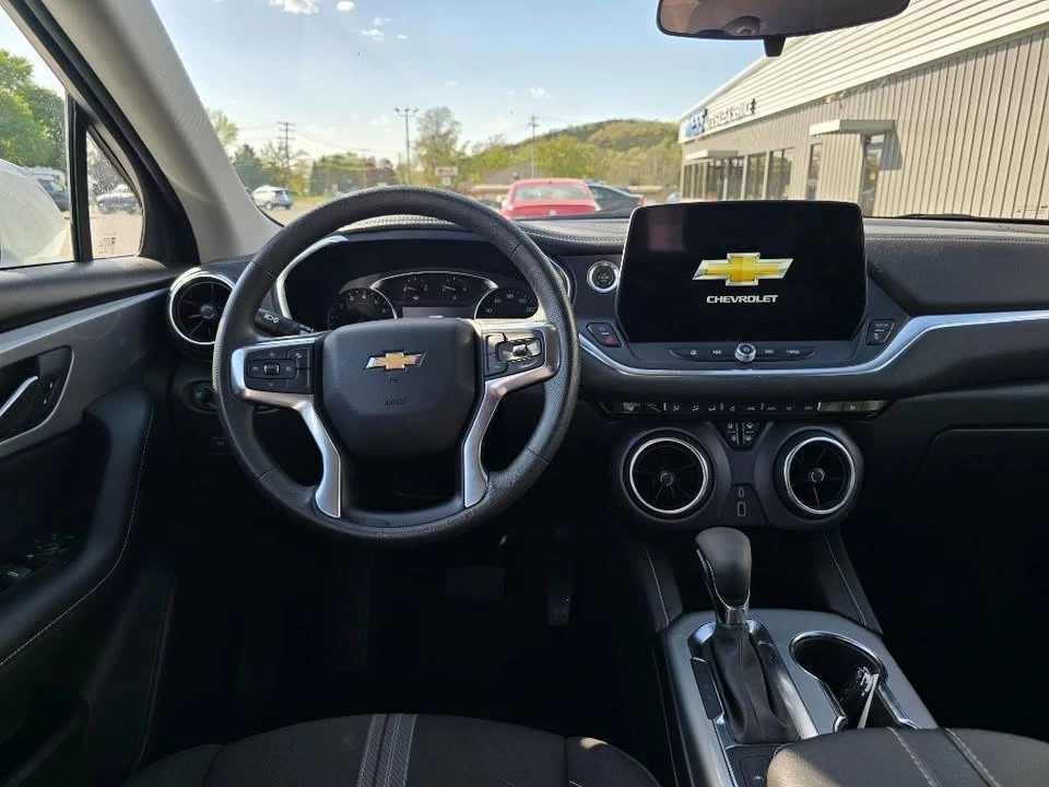 2025 Chevrolet Blazer - Image 14 of 14