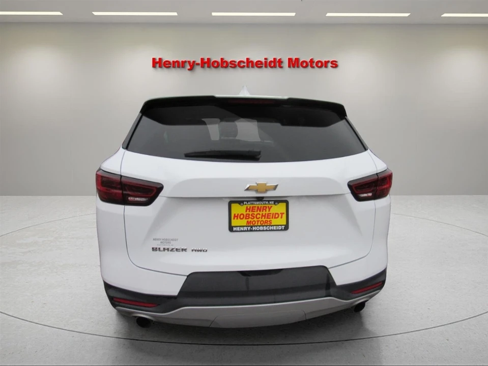 2025 Chevrolet Blazer - Image 3 of 12