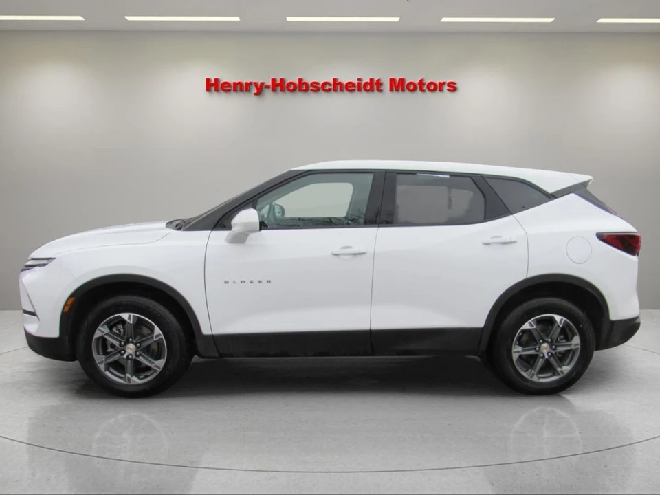 2025 Chevrolet Blazer - Image 5 of 12