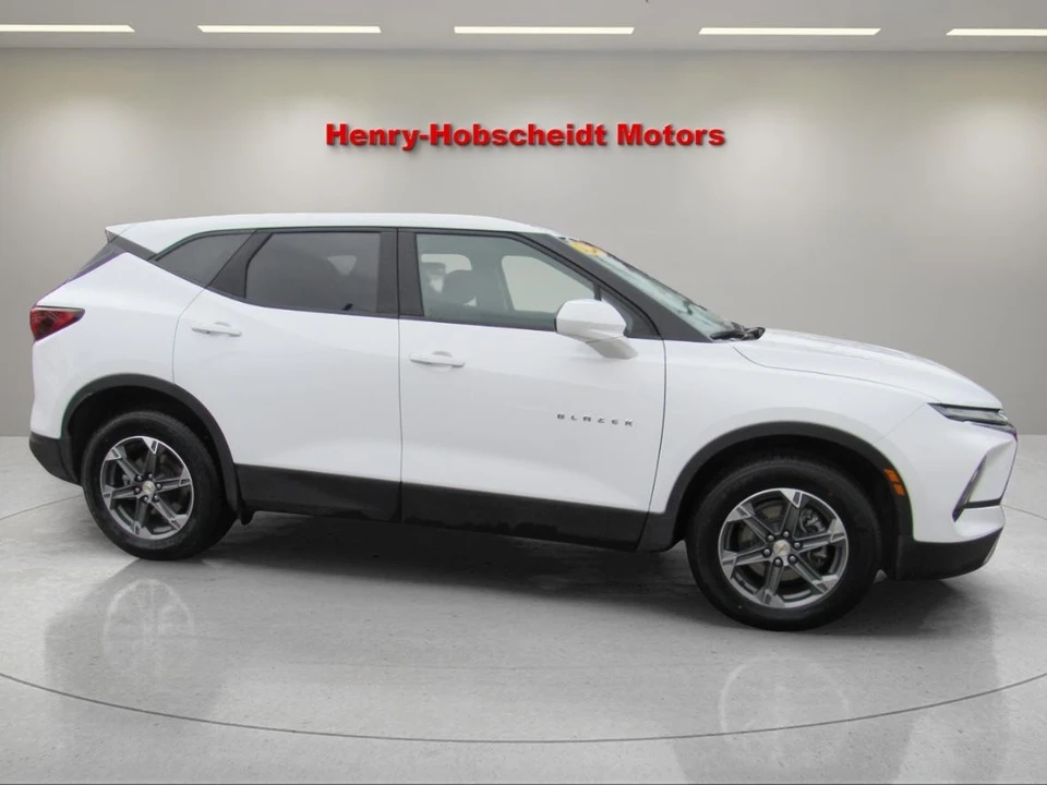 2025 Chevrolet Blazer - Image 4 of 12