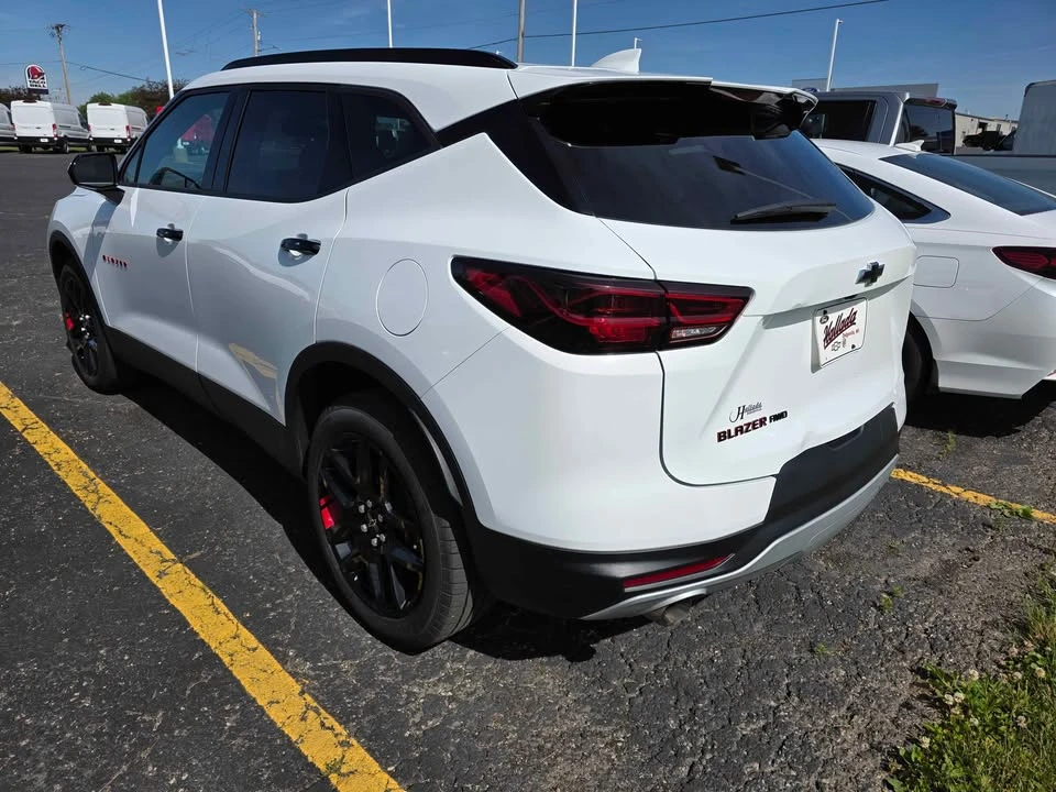 2025 Chevrolet Blazer - Image 4 of 8