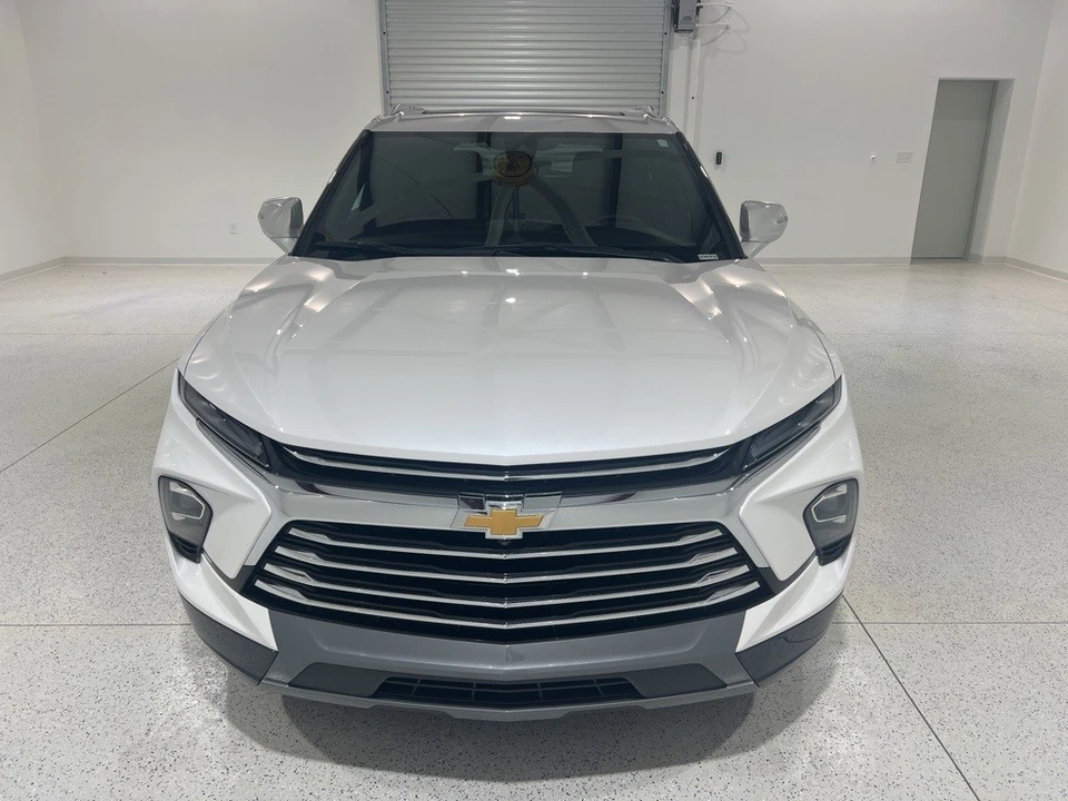 2025 Chevrolet Blazer - Image 2 of 12