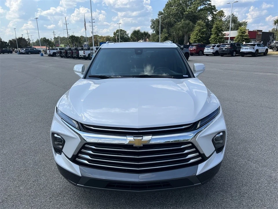 2025 Chevrolet Blazer - Image 11 of 12