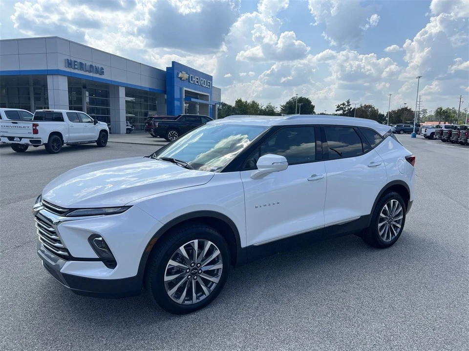 2025 Chevrolet Blazer - Image 9 of 12