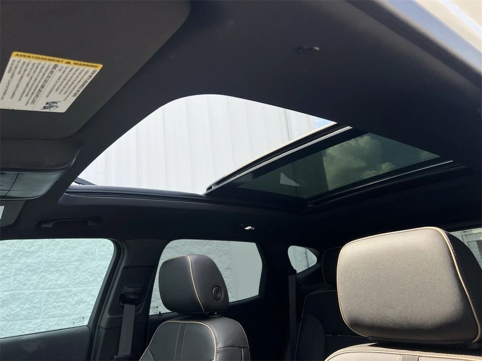 2025 Chevrolet Blazer - Image 19 of 21
