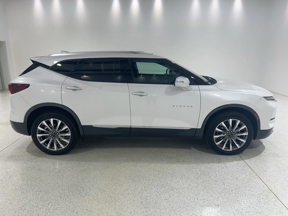 2025 Chevrolet Blazer - Image 8 of 12