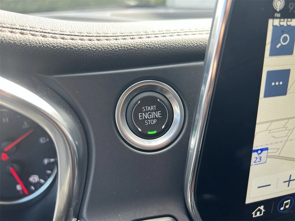 2025 Chevrolet Blazer - Image 17 of 21