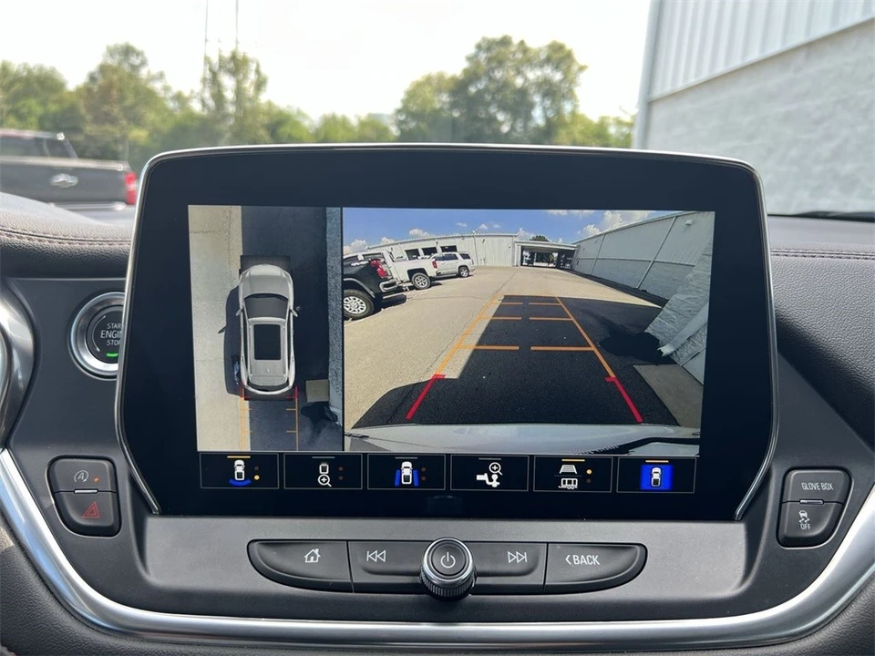 2025 Chevrolet Blazer - Image 15 of 21