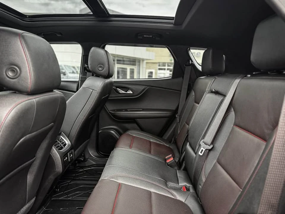 2025 Chevrolet Blazer - Image 9 of 18