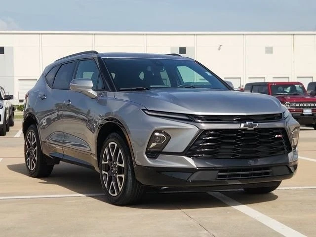 2025 Chevrolet Blazer - Image 2 of 20