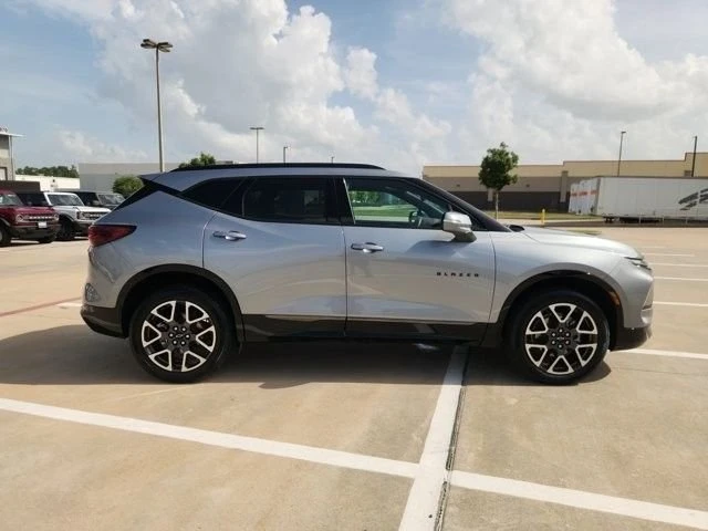 2025 Chevrolet Blazer - Image 3 of 20