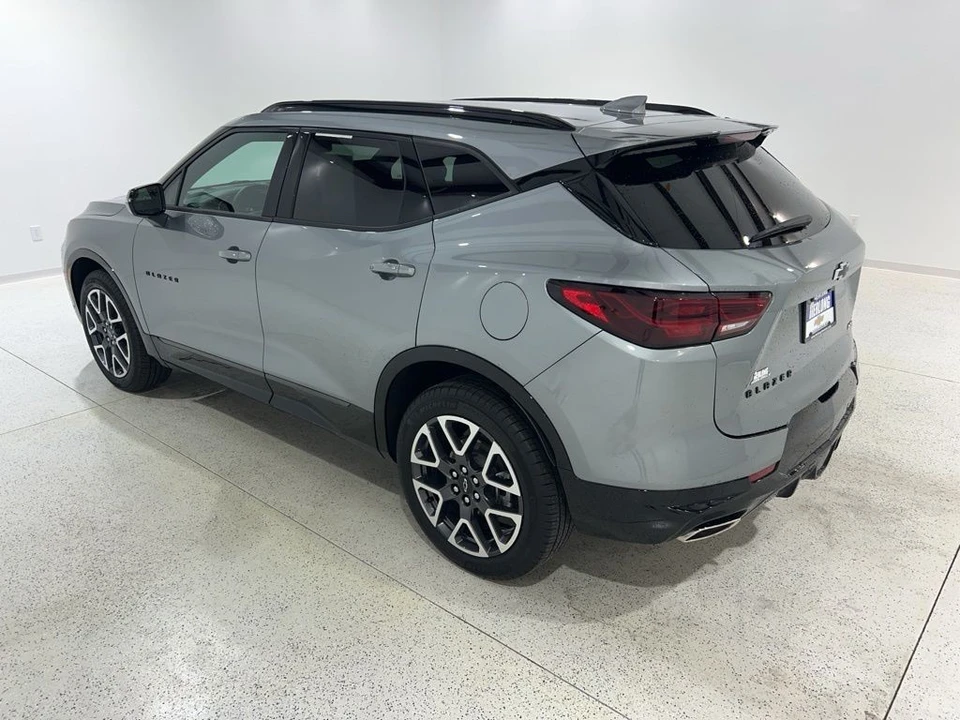 2025 Chevrolet Blazer - Image 3 of 21